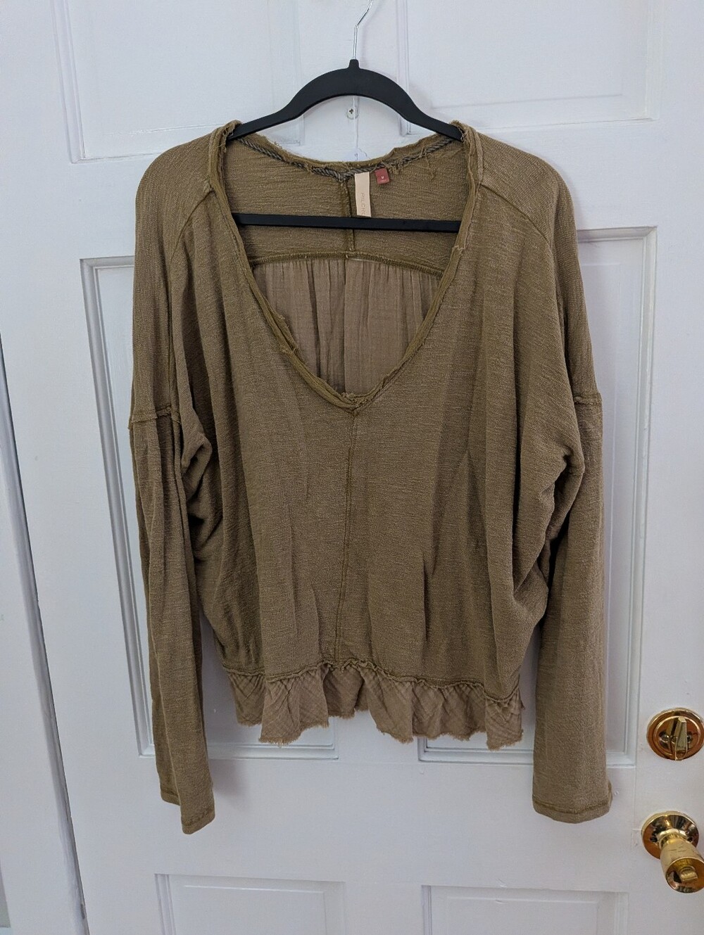 Pilcro Anthropologie Olive Mixed Media Ruffle Hem V-Neck Top Medium - Picture 2 of 5